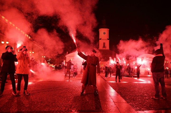 Poľské ulice v plameňoch! Tradičný klub oslavoval sté výročie